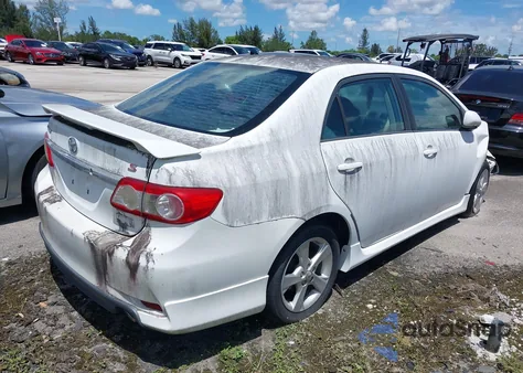 2011 Toyota Corolla S из США, поврежденный, VIN 2T1BU4EE7BC647075